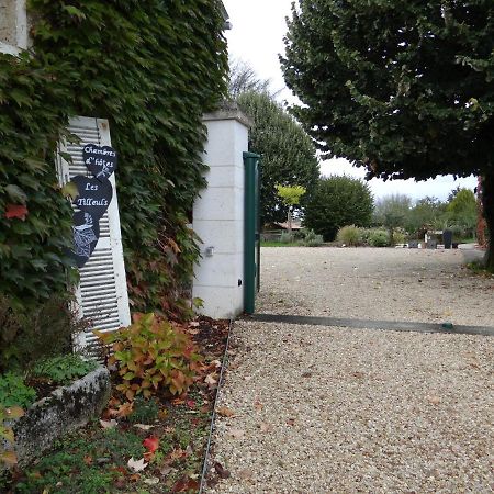 Les Tilleuls - Chambres D'Hotes - La Rochefoucauld Luaran gambar