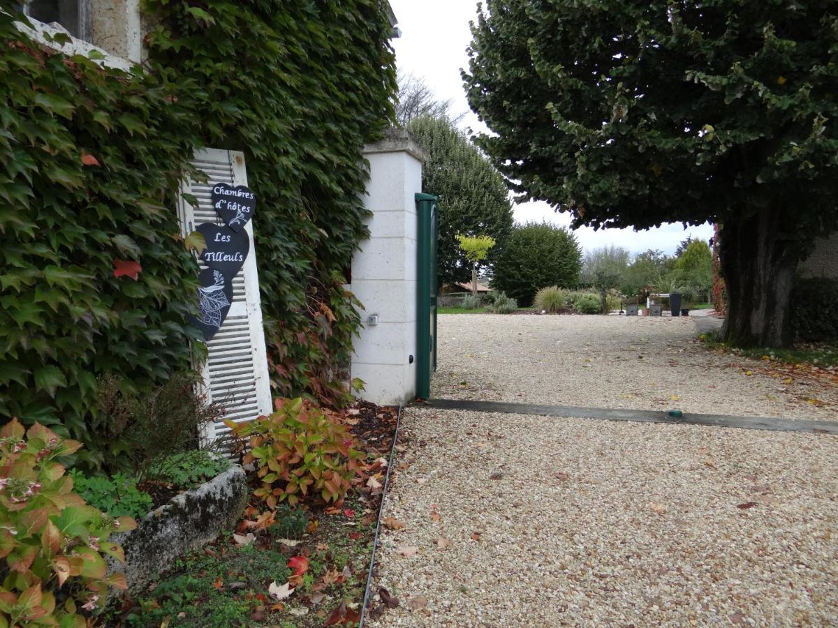 Les Tilleuls - Chambres D'Hotes - La Rochefoucauld Luaran gambar