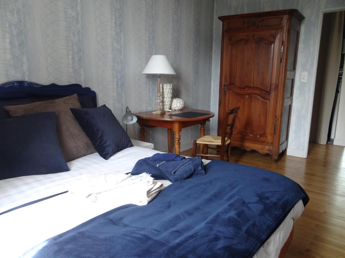 Les Tilleuls - Chambres D'Hotes - La Rochefoucauld Luaran gambar