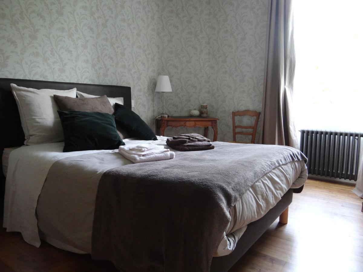 Les Tilleuls - Chambres D'Hotes - La Rochefoucauld Luaran gambar